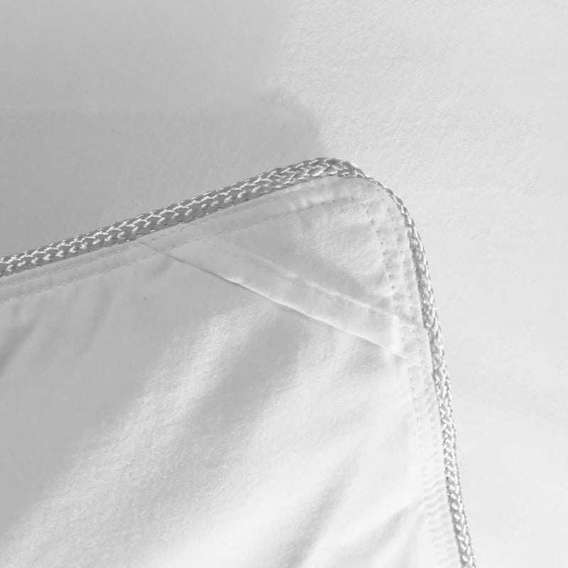 APSMILE All Seasons Goose Feather and Down Comforter